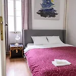 Golden Horse Apartment *